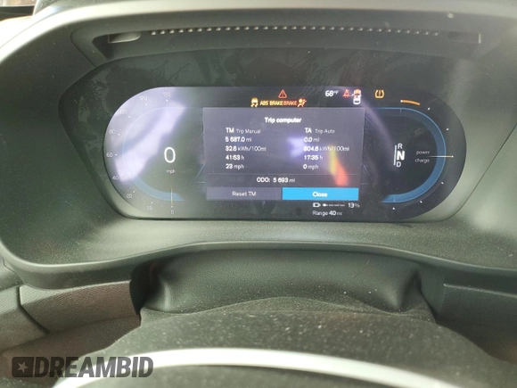 2023 Volvo C40 Core с VIN YV4ED3GK1P2038593, выставлен на аукционе Copart как лот 79875583 с пробегом 5 693 миль миль и . История ставок и продаж доступна на DreamBid. Изображение 9.
