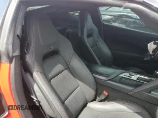 2016 Chevrolet Corvette Z51 3LT z VIN 1G1YM2D78G5117535, wystawiony jako Copart lot #51256535 z przebiegiem 35 611 mil mil oraz Szkoda całkowita • Salvage title. Historia ofert i sprzedaży dostępna na DreamBid. Obrazek 10.