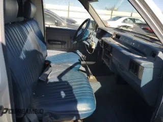 1990 Mitsubishi Mighty Max z VIN JA7FL24W3LP007688, wystawiony jako Copart lot #42651005 z przebiegiem 265 379 mil mil oraz Tytuł czysty. Historia ofert i sprzedaży dostępna na DreamBid. Obrazek 10.