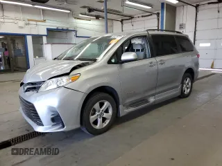 2019 Toyota Sienna LE Auto Access Seat с VIN 5TDKZ3DC6KS012190, выставлен на аукционе Copart как лот 54215005 с пробегом 70 332 миль миль и Списание • Salvage title. История ставок и продаж доступна на DreamBid. Изображение 1.