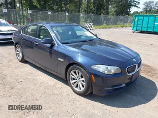 2014 BMW 5 Series 528i xDrive z VIN WBA5A7C57ED619369, wystawiony jako IAAI lot #42384612 z przebiegiem 109 252 mil mil oraz . Historia ofert i sprzedaży dostępna na DreamBid. Obrazek 1.