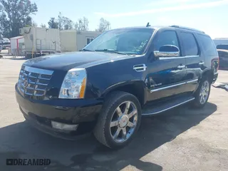 2013 Cadillac Escalade Luxury with VIN 1GYS3BEF1DR112438, listed as a IAAI auction lot 41764788 with 98,907 mi miles. Bid and sale history available at carsss.com. Image 17.