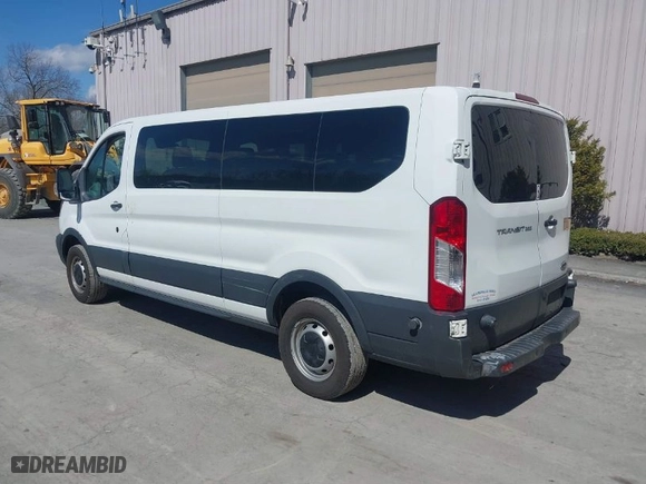 2018 Ford Transit Passenger Wagon XL with VIN 1FBZX2ZM2JKB34166, listed as a IAAI auction lot 41879889 with 152,692 mi miles. Bid and sale history available at carsss.com. Image 3.