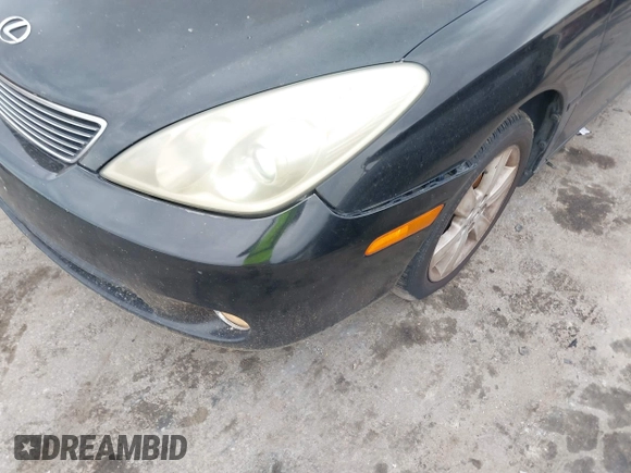 2005 Lexus ES 330 with VIN JTHBA30G655099467, listed as a IAAI auction lot 42095617 with 220,441 mi miles. Bid and sale history available at carsss.com. Image 6.