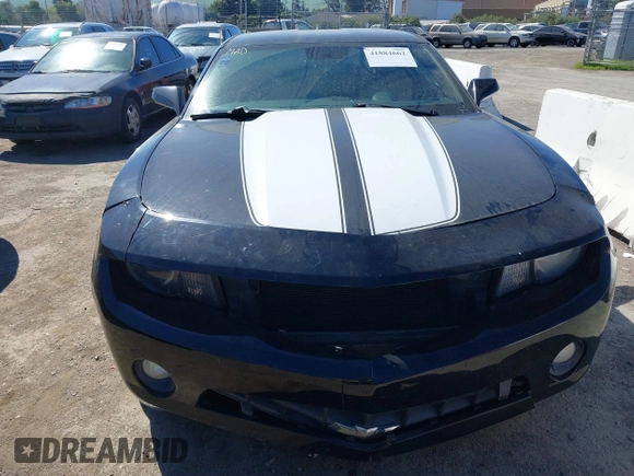 2011 Chevrolet Camaro 1LT z VIN 2G1FB1ED6B9103429, wystawiony jako IAAI lot #41884662 z przebiegiem 135 556 mil mil oraz . Historia ofert i sprzedaży dostępna na DreamBid. Obrazek 12.