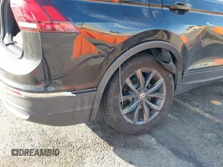 2022 Volkswagen Tiguan SE with VIN 3VV3B7AX5NM042455, listed as a IAAI auction lot 41848427 with 44,631 mi miles and . Bid and sale history available at DreamBid. Image 6.