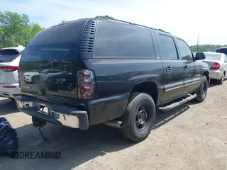 2000 Chevrolet Suburban LS with VIN 3GNEC16T9YG100679, listed as a IAAI auction lot 42142629 with 269,882 mi miles. Bid and sale history available at carsss.com. Image 4.