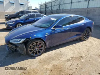 2019 Tesla Model S 100D z VIN 5YJSA1E40KF332077, wystawiony jako Copart lot #53733965 z przebiegiem 33 098 mil mil oraz Szkoda całkowita • Salvage title. Historia ofert i sprzedaży dostępna na DreamBid. Obrazek 1.
