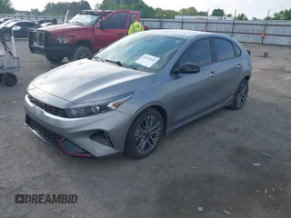 2023 Kia Forte GT-Line z VIN 3KPF54ADXPE665459, wystawiony jako IAAI lot #42102849 z przebiegiem 31 554 mil mil oraz . Historia ofert i sprzedaży dostępna na DreamBid. Obrazek 19.