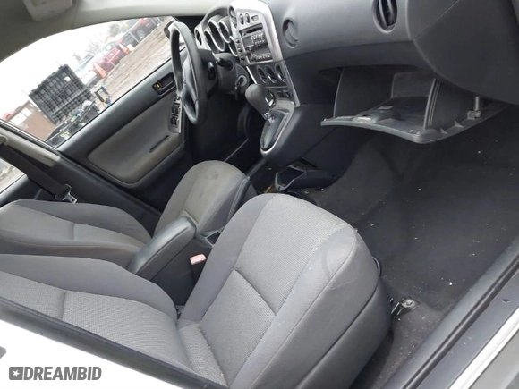 2008 Pontiac Vibe with VIN 5Y2SL65878Z424915, listed as a IAAI auction lot 41543220 with 200,250 mi miles. Bid and sale history available at carsss.com. Image 5.