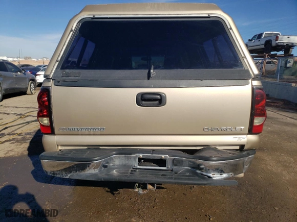 2004 Chevrolet Silverado 1500 with VIN 2GCEC19V741217833, listed as a Copart auction lot 84259754 with 233,517 mi miles and Salvage Title. Bid and sale history available at carsss.com. Image 6.