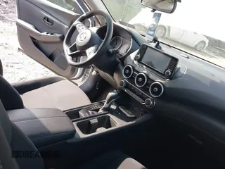 2024 Nissan Sentra S z VIN 3N1AB8BV2RY285764, wystawiony jako IAAI lot #42125259 z przebiegiem Nie podano mil oraz . Historia ofert i sprzedaży dostępna na DreamBid. Obrazek 5.