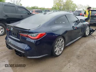 2024 BMW M4 Competition xDrive z VIN WBS43AZ07RCR10248, wystawiony jako IAAI lot #42196536 z przebiegiem 1 718 mil mil oraz . Historia ofert i sprzedaży dostępna na DreamBid. Obrazek 4.