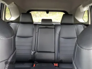 2024 Toyota RAV4 XLE Premium z VIN 2T3A1RFV5RW478819, wystawiony jako Copart lot #56818695 z przebiegiem 14 570 mil mil oraz Szkoda całkowita • Salvage title. Historia ofert i sprzedaży dostępna na DreamBid. Obrazek 10.