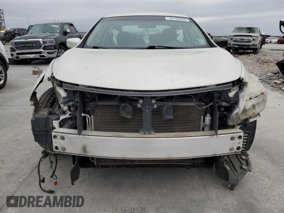 2014 Nissan Altima 2.5 S with VIN 1N4AL3AP0EN360295, listed as a Copart auction lot 52706945 with 186,012 mi miles and Salvage Title. Bid and sale history available at carsss.com. Image 5.