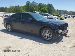 2018 Chrysler 300 S z VIN 2C3CCABG6JH222709, wystawiony jako Copart lot #52041445 z przebiegiem 145 578 mil mil oraz Szkoda całkowita • Salvage title. Historia ofert i sprzedaży dostępna na DreamBid. Obrazek 4.
