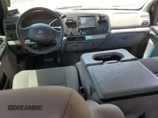 2006 Ford F-250 XL z VIN 1FTSW21P66EA29769, wystawiony jako Copart lot #56728845 z przebiegiem Nie podano mil oraz Szkoda całkowita • Salvage title. Historia ofert i sprzedaży dostępna na DreamBid. Obrazek 8.