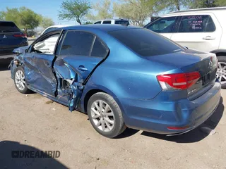 2015 Volkswagen Jetta SE with VIN 3VWD17AJ5FM257947, listed as a IAAI auction lot 42288711 with 139,800 mi miles and . Bid and sale history available at DreamBid. Image 3.