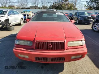 1995 Chrysler LeBaron z VIN 1C3EU4538SF506684, wystawiony jako Copart lot #76207694 z przebiegiem 197 644 mil mil oraz Tytuł czysty. Historia ofert i sprzedaży dostępna na DreamBid. Obrazek 5.
