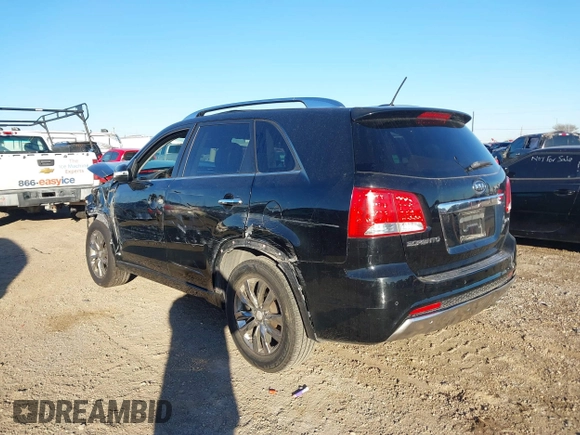 2013 Kia Sorento SX with VIN 5XYKW4A27DG393624, listed as a IAAI auction lot 41404019 with 203,597 mi miles. Bid and sale history available at carsss.com. Image 3.