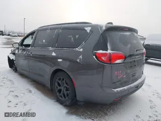 2018 Chrysler Pacifica Limited with VIN 2C4RC1GG8JR351124, listed as a IAAI auction lot 41398544 with 0 mi miles. Bid and sale history available at carsss.com. Image 3.