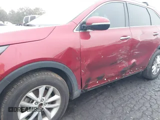 2017 Kia Sorento LX with VIN 5XYPG4A35HG215342, listed as a IAAI auction lot 40875287 with 118,146 mi miles. Bid and sale history available at carsss.com. Image 6.