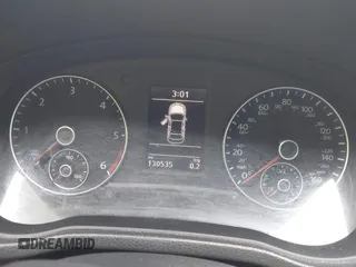 2013 Volkswagen Passat SEL Premium z VIN 1VWCN7A37DC045616, wystawiony jako IAAI lot #42381835 z przebiegiem 130 535 mil mil oraz . Historia ofert i sprzedaży dostępna na DreamBid. Obrazek 7.