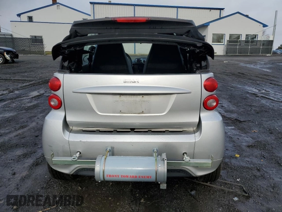 2013 Smart fortwo Passion z VIN WMEEK3BA2DK625180, wystawiony jako Copart lot #84905324 z przebiegiem 53 126 mil mil oraz Szkoda całkowita • Salvage title. Historia ofert i sprzedaży dostępna na DreamBid. Obrazek 6.