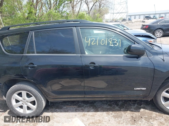 2008 Toyota RAV4 Limited with VIN JTMZK31V686011185, listed as a IAAI auction lot 42101831 with 190,399 mi miles and . Bid and sale history available at DreamBid. Image 13.