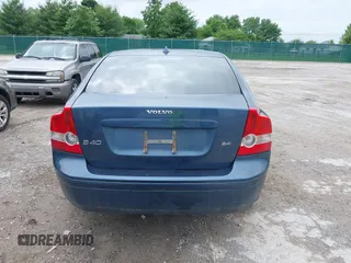 2005 Volvo S40 с VIN YV1MS382452091623, выставлен на аукционе IAAI как лот 42311105 с пробегом 269 001 миль миль и . История ставок и продаж доступна на DreamBid. Изображение 17.