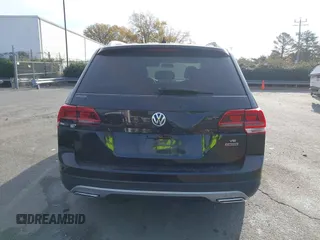 2018 Volkswagen Atlas Launch Edition с VIN 1V2HR2CA8JC500429, выставлен на аукционе IAAI как лот 40957780 с пробегом 69 353 миль миль и . История ставок и продаж доступна на DreamBid. Изображение 16.