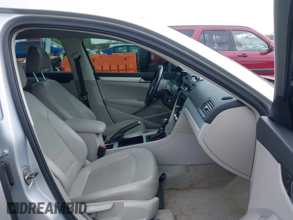 2012 Volkswagen Passat SE with VIN 1VWBP7A36CC005354, listed as a IAAI auction lot 41926270 with 155,493 mi miles. Bid and sale history available at carsss.com. Image 5.