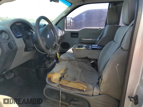 2004 Ford F-150 STX with VIN 1FTRX14W84NB90128, listed as a Copart auction lot 47543965 with 265,907 mi miles and Salvage title. Bid and sale history available at DreamBid. Image 7.