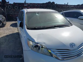 2016 Toyota Sienna LE AAS с VIN 5TDKK3DC0GS731995, выставлен на аукционе IAAI как лот 41856946 с пробегом 19 700 миль миль и . История ставок и продаж доступна на DreamBid. Изображение 6.