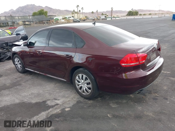 2014 Volkswagen Passat S z VIN 1VWAP7A37EC018810, wystawiony jako IAAI lot #40968457 z przebiegiem 102 606 mil mil oraz . Historia ofert i sprzedaży dostępna na DreamBid. Obrazek 3.