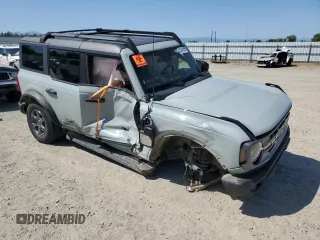 2022 Ford Bronco z VIN 1FMDE5BH4NLB47555, wystawiony jako Copart lot #55341415 z przebiegiem 16 134 mil mil oraz Szkoda całkowita • Salvage title. Historia ofert i sprzedaży dostępna na DreamBid. Obrazek 4.