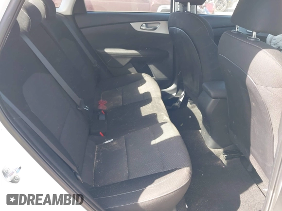 2024 Kia Forte LXS z VIN 3KPF24AD8RE794263, wystawiony jako IAAI lot #40550643 z przebiegiem 10 318 mil mil oraz . Historia ofert i sprzedaży dostępna na DreamBid. Obrazek 8.