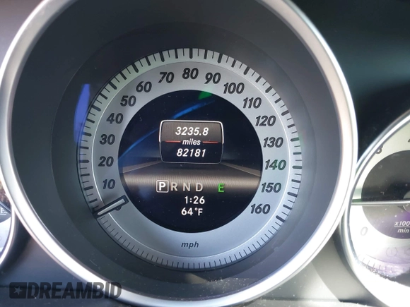 2013 Mercedes-Benz C 250 Sport z VIN WDDGF4HB9DA873732, wystawiony jako IAAI lot #41755981 z przebiegiem 82 181 mil mil oraz . Historia ofert i sprzedaży dostępna na DreamBid. Obrazek 15.
