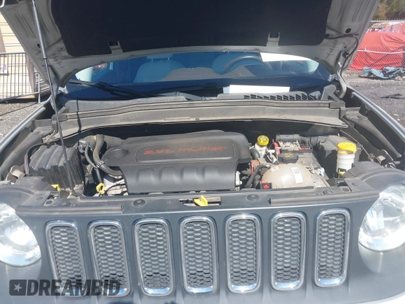 2015 Jeep Renegade Latitude with VIN ZACCJABT1FPB80079, listed as a IAAI auction lot 41768086 with 125,467 mi miles. Bid and sale history available at carsss.com. Image 10.