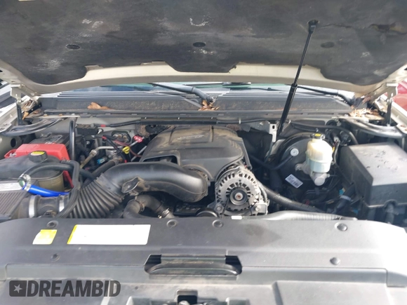 2007 Chevrolet Suburban LS with VIN 1GNFC16047J252702, listed as a IAAI auction lot 41576927 with 401,122 mi miles and . Bid and sale history available at DreamBid. Image 10.