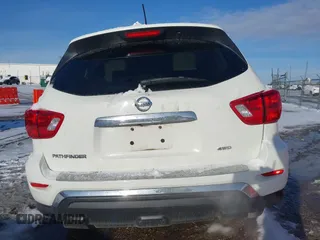 2017 Nissan Pathfinder SV z VIN 5N1DR2MM9HC673360, wystawiony jako IAAI lot #41834138 z przebiegiem 133 635 mil mil oraz . Historia ofert i sprzedaży dostępna na DreamBid. Obrazek 16.