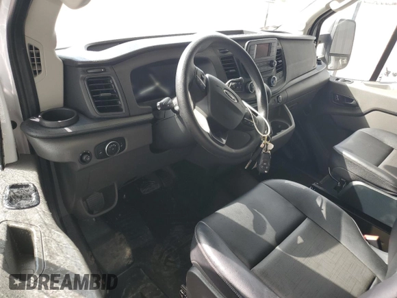 2022 Ford Transit Cargo z VIN 1FTRU8XG3NKA70813, wystawiony jako Copart lot #67283004 z przebiegiem 81 mil mil oraz Czysty tytuł • Clean title. Historia ofert i sprzedaży dostępna na DreamBid. Obrazek 8.