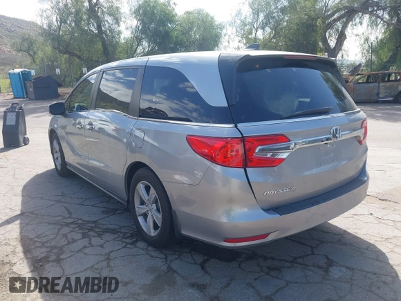 2020 Honda Odyssey EX-L with VIN 5FNRL6H7XLB017154, listed as a IAAI auction lot 41698872 with 54,626 mi miles. Bid and sale history available at carsss.com. Image 3.