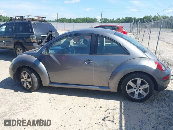 2006 Volkswagen Beetle с VIN 3VWPW31C96M411004, выставлен на аукционе IAAI как лот 42551011 с пробегом 95 514 миль миль и . История ставок и продаж доступна на DreamBid. Изображение 16.