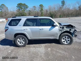 2020 Toyota 4Runner SR5 with VIN JTEBU5JR5L5762122, listed as a IAAI auction lot 41641641 with 85,653 mi miles. Bid and sale history available at carsss.com. Image 14.