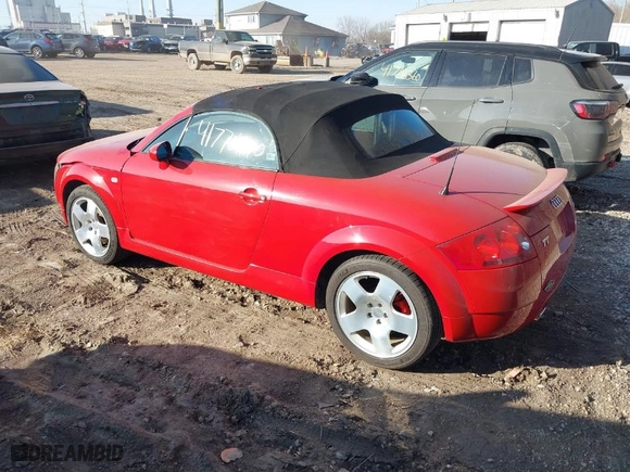 2001 Audi TT with VIN TRUUT28N811006697, listed as a IAAI auction lot 41770440 with 62,628 mi miles. Bid and sale history available at carsss.com. Image 3.