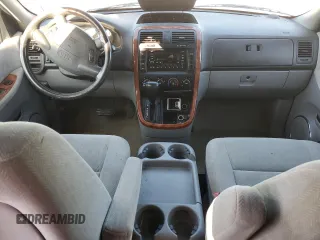 2005 Kia Sedona LX with VIN KNDUP132056683645, listed as a Copart auction lot 86584104 with 0 mi miles and Salvage Title. Bid and sale history available at carsss.com. Image 8.