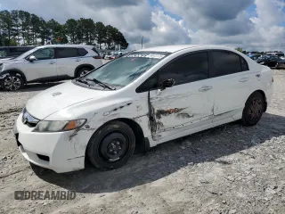 2009 Honda Civic LX z VIN 2HGFA16509H304990, wystawiony jako Copart lot #56872175 z przebiegiem 149 090 mil mil oraz Szkoda całkowita • Salvage title. Historia ofert i sprzedaży dostępna na DreamBid. Obrazek 1.