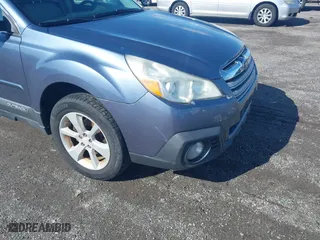 2014 Subaru Outback 2.5i Premium with VIN 4S4BRBCC0E3309291, listed as a IAAI auction lot 41985710 with 316,078 mi miles. Bid and sale history available at carsss.com. Image 6.