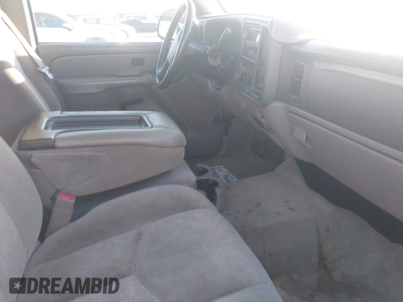 2006 Chevrolet Tahoe LT with VIN 1GNEC13TX6R114737, listed as a IAAI auction lot 41385454 with 131,234 mi miles. Bid and sale history available at carsss.com. Image 5.